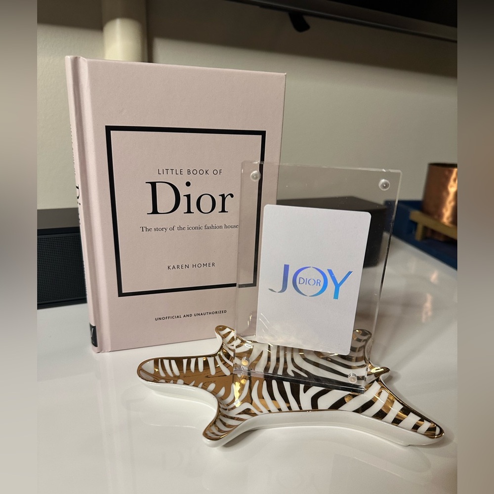 DIOR JOY HOLOGRAPHIC PLAYING CARD WITH PROTECTIVE CASE KING OF DIAMONDS ♦️